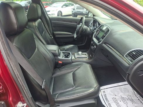 Used 2020 Chrysler 300 Limited AWD/4WD image 11