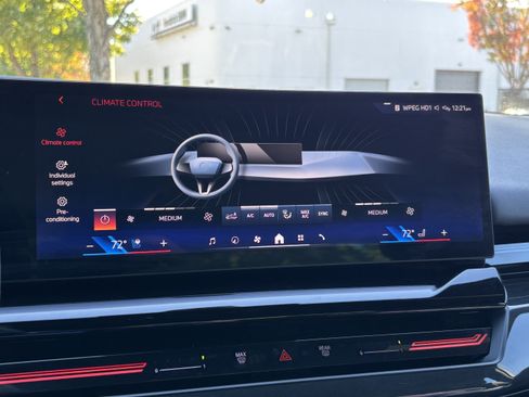 Certified 2025 BMW 530i xDrive w/ Premium Package image 29