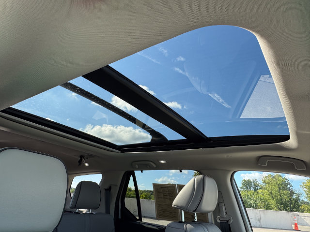 Used 2023 Honda Pilot Elite image 9