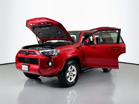 Used 2020 Toyota 4Runner SR5 image 22
