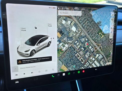 Used 2019 Tesla Model 3 Long Range image 17