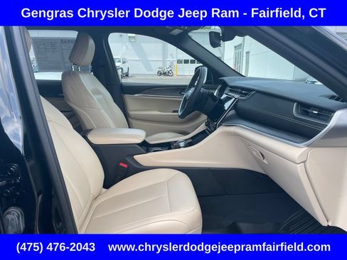 Certified 2023 Jeep Grand Cherokee Limited AWD/4WD image 15