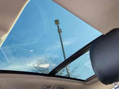 New 2025 Volkswagen Taos SE image 17