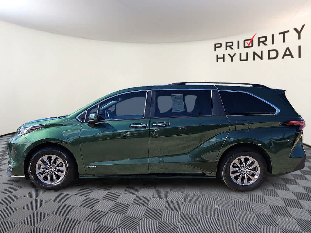 Used 2021 Toyota Sienna XLE FWD image 7