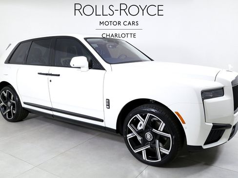 Used 2026 Rolls-Royce Cullinan AWD/4WD image 5