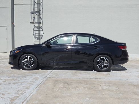 Used 2025 Nissan Sentra SV image 5