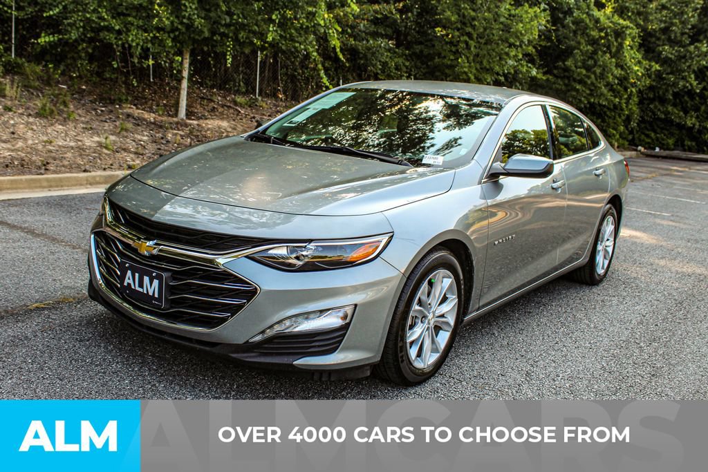 Used 2025 Chevrolet Malibu LT FWD image 2