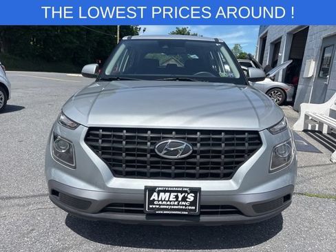 Used 2020 Hyundai Venue SE FWD image 2