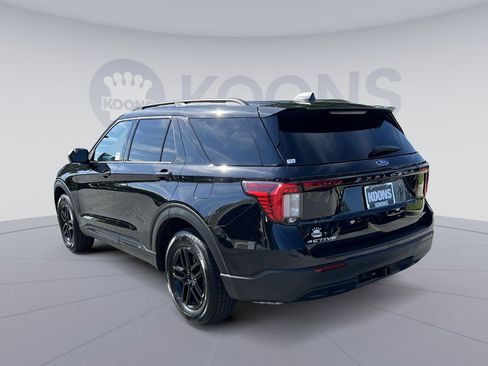 Used 2026 Ford Explorer Active AWD/4WD image 4
