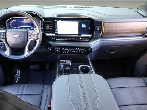 Used 2023 Chevrolet Silverado 1500 High Country w/ High Country Premium Package image 16