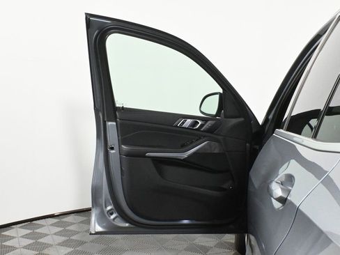 Used 2025 BMW X5 xDrive50e w/ Parking Assistance Package image 27