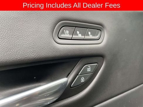 Used 2022 Cadillac Escalade Premium Luxury w/ Performance Package AWD/4WD image 24