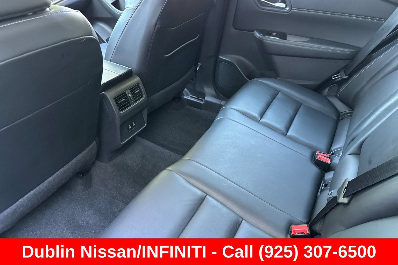 Used 2024 Nissan Rogue SL AWD/4WD image 15