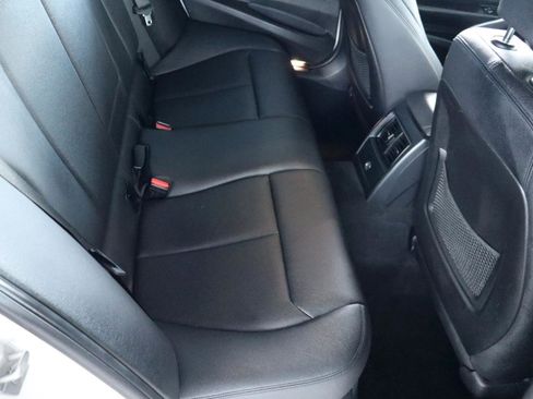 Used 2017 BMW 330i xDrive Sedan AWD/4WD image 36