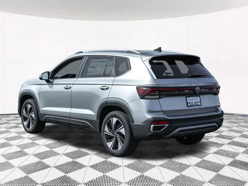 New 2025 Volkswagen Taos SE image 17