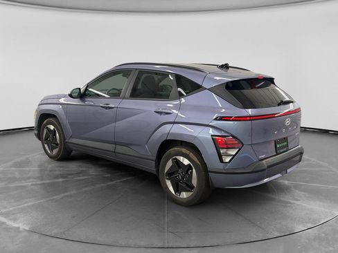 Used 2024 Hyundai Kona SEL FWD image 2