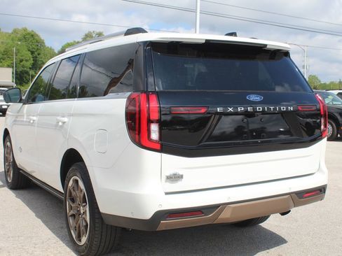 Used 2025 Ford Expedition King Ranch image 11