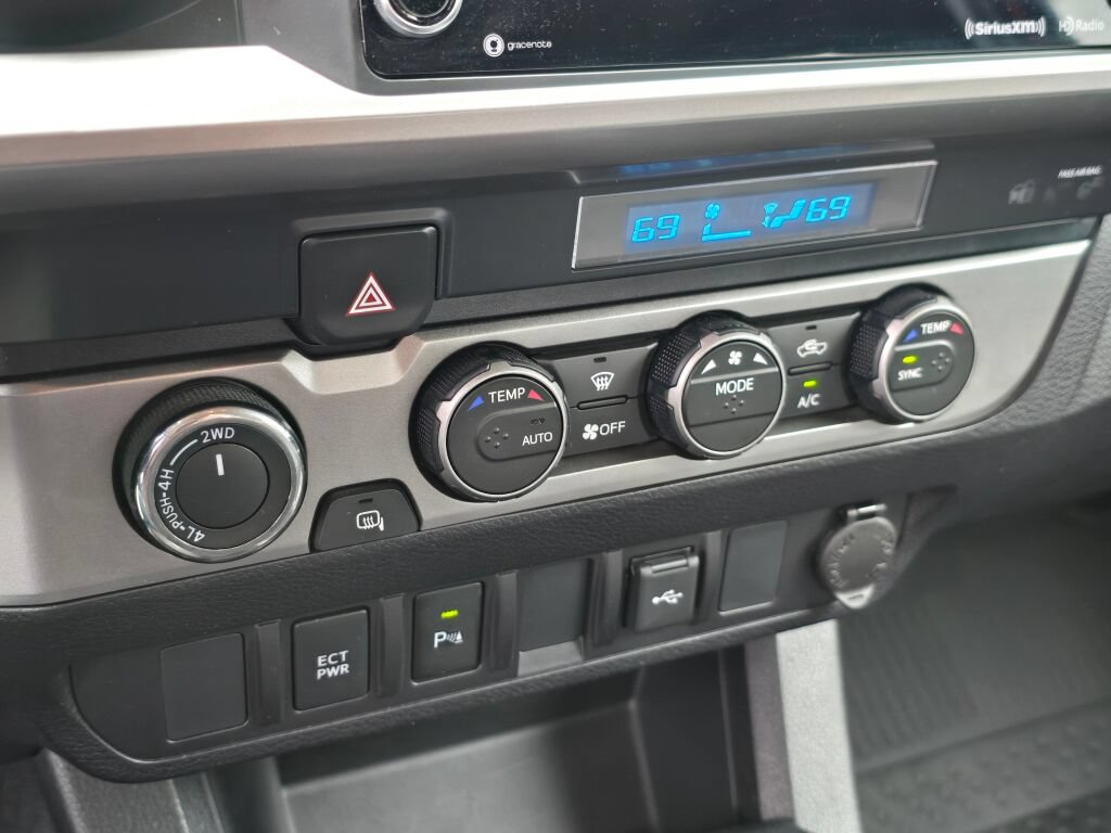 Used 2021 Toyota Tacoma SR5 AWD/4WD image 25