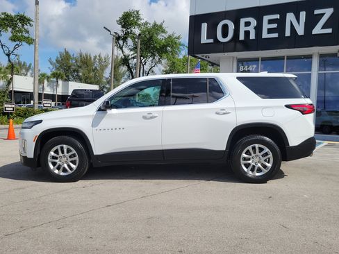 Used 2023 Chevrolet Traverse LS FWD image 8