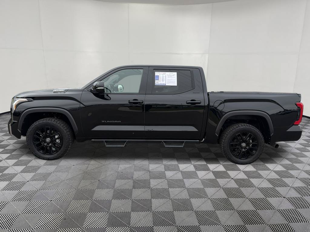 Used 2025 Toyota Tundra Limited AWD/4WD image 4