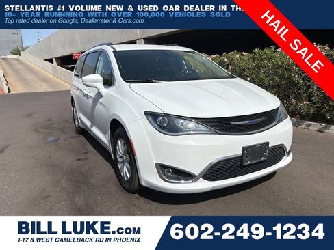 Used 2019 Chrysler Pacifica Touring-L FWD image 1