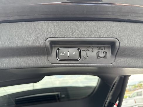 Used 2025 Ford Explorer Platinum image 29