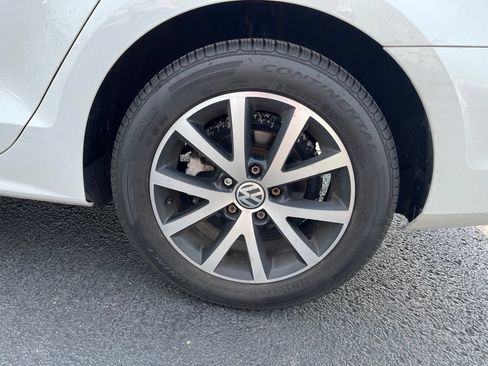 Used 2017 Volkswagen Jetta SE FWD image 10
