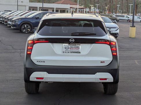 New 2026 Nissan Kicks SR image 4