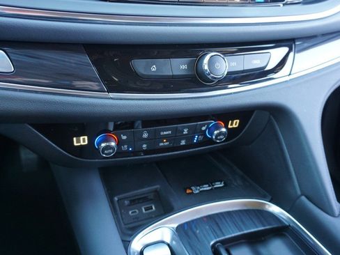 Used 2022 Buick Enclave Premium w/ Experience Buick Package image 20