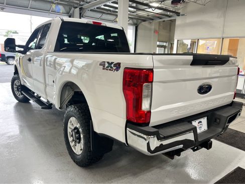 Certified 2019 Ford F250 XLT w/ XLT Value Package AWD/4WD image 5