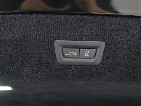 Used 2023 Rolls-Royce Phantom Sedan w/ The Phantom Package image 71