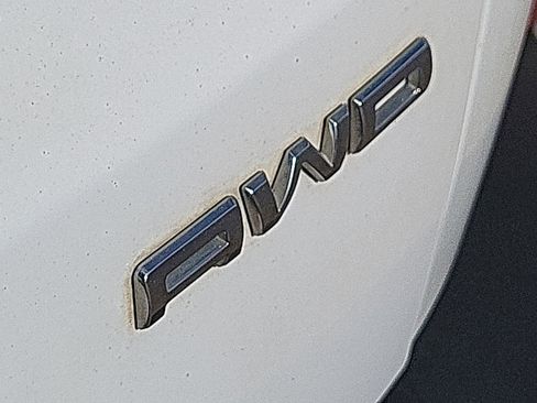 Used 2022 Ford Escape S image 32