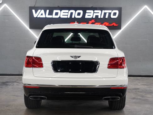 Used 2018 Bentley Bentayga Onyx Edition AWD/4WD image 23