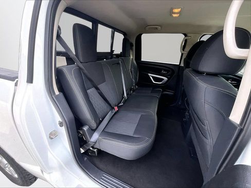 Used 2018 Nissan Titan SV w/ SV Convenience Package AWD/4WD image 28
