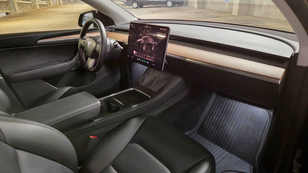 Used 2023 Tesla Model Y Long Range AWD/4WD image 45