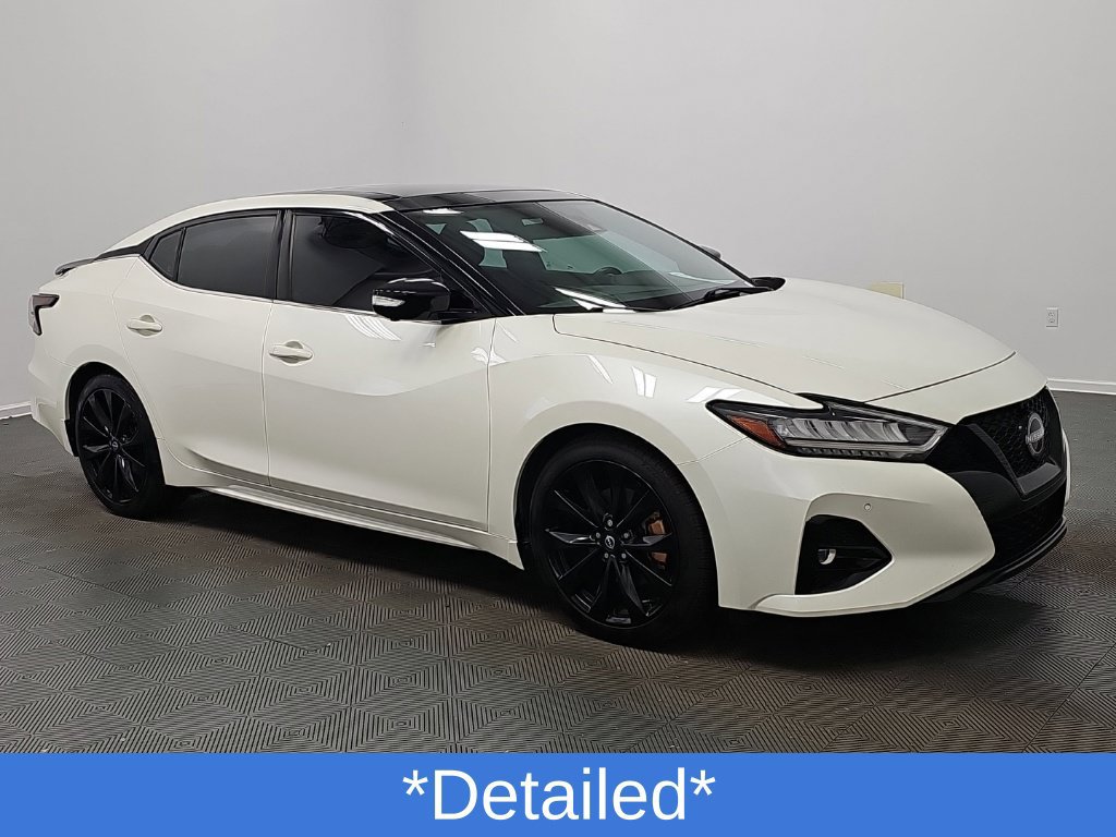 Used 2023 Nissan Maxima SR w/ Sport Mat Group FWD image 2