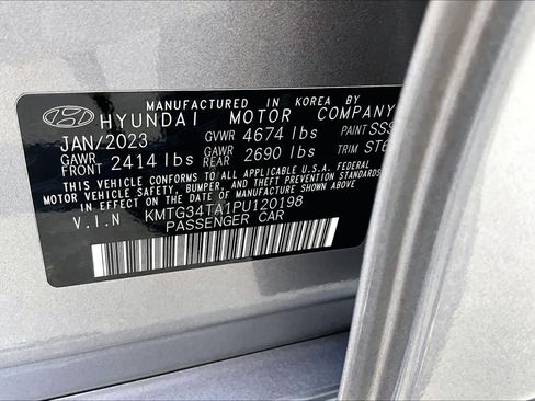 Used 2023 Genesis G70 2.0T w/ Sport Prestige Package image 36