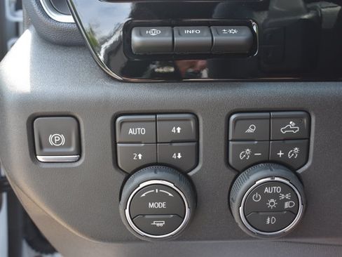 New 2026 Chevrolet Silverado 1500 High Country w/ High Country Premium Package AWD/4WD image 32