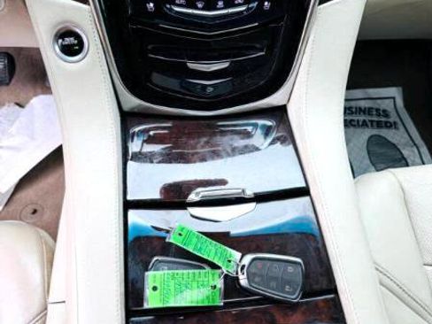 Used 2015 Cadillac Escalade ESV Luxury image 13