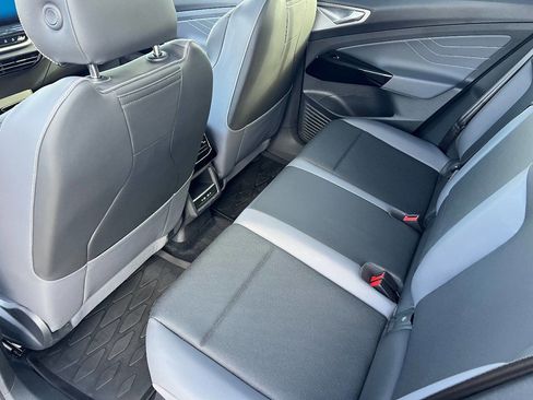 Used 2023 Volkswagen ID.4 Pro S Plus image 18