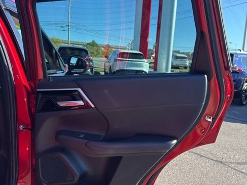 Used 2022 Mitsubishi Outlander SE image 23