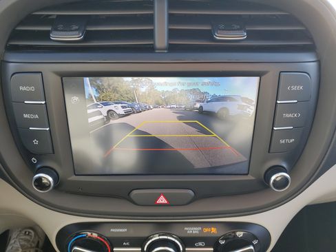 Certified 2024 Kia Soul LX image 32