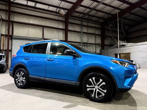Used 2016 Toyota RAV4 LE FWD image 3