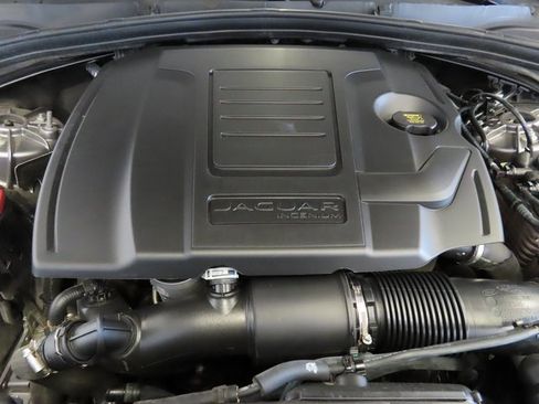 Used 2024 Jaguar F-PACE R-Dynamic S image 43