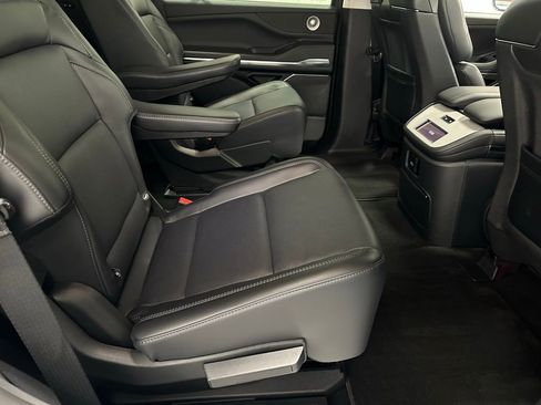 Used 2025 Lincoln Navigator Reserve image 59