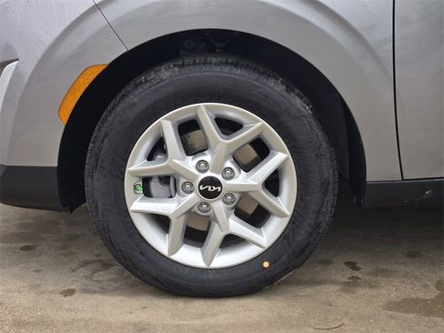 New 2025 Kia Soul LX image 8