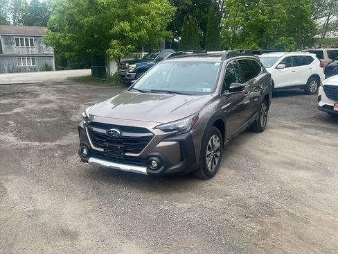 Used 2023 Subaru Outback Limited AWD/4WD image 1