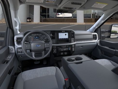 New 2026 Ford F250 XLT w/ FX4 Off-Road Package AWD/4WD image 9