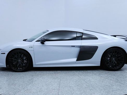 Used 2018 Audi R8 V10 plus image 2
