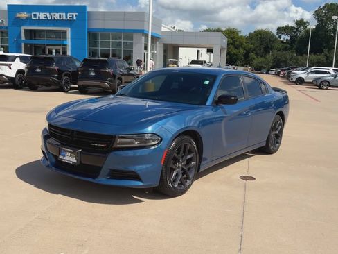 Used 2021 Dodge Charger SXT w/ Plus Group RWD image 4